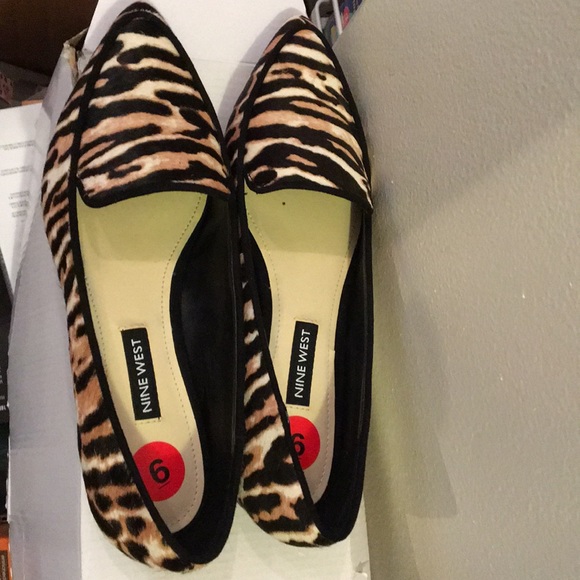 New Nine West Leather Flats Animal Print size 6 - Picture 2 of 3
